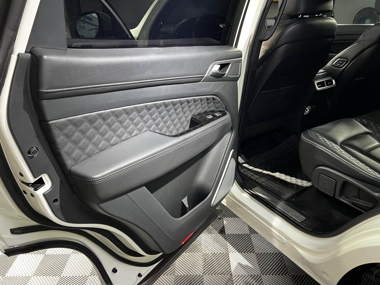 REXTON SUPREME Tp 2200cc Td 4x4 foto 4