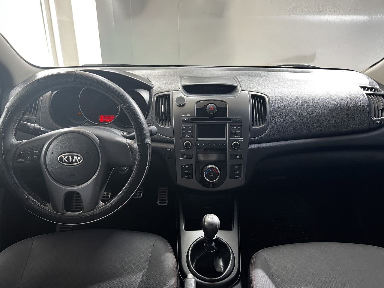 KIA CERATO FORTE LX 1.6 foto 11