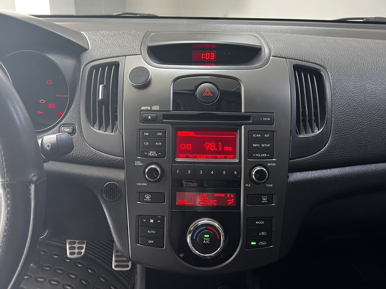 KIA CERATO FORTE LX 1.6 foto 17