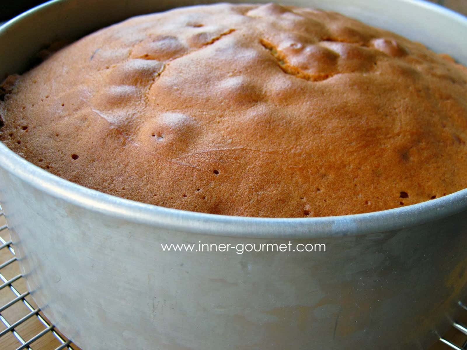 A Light and Fluffy Sponge Cake - Alica's Pepper Pot