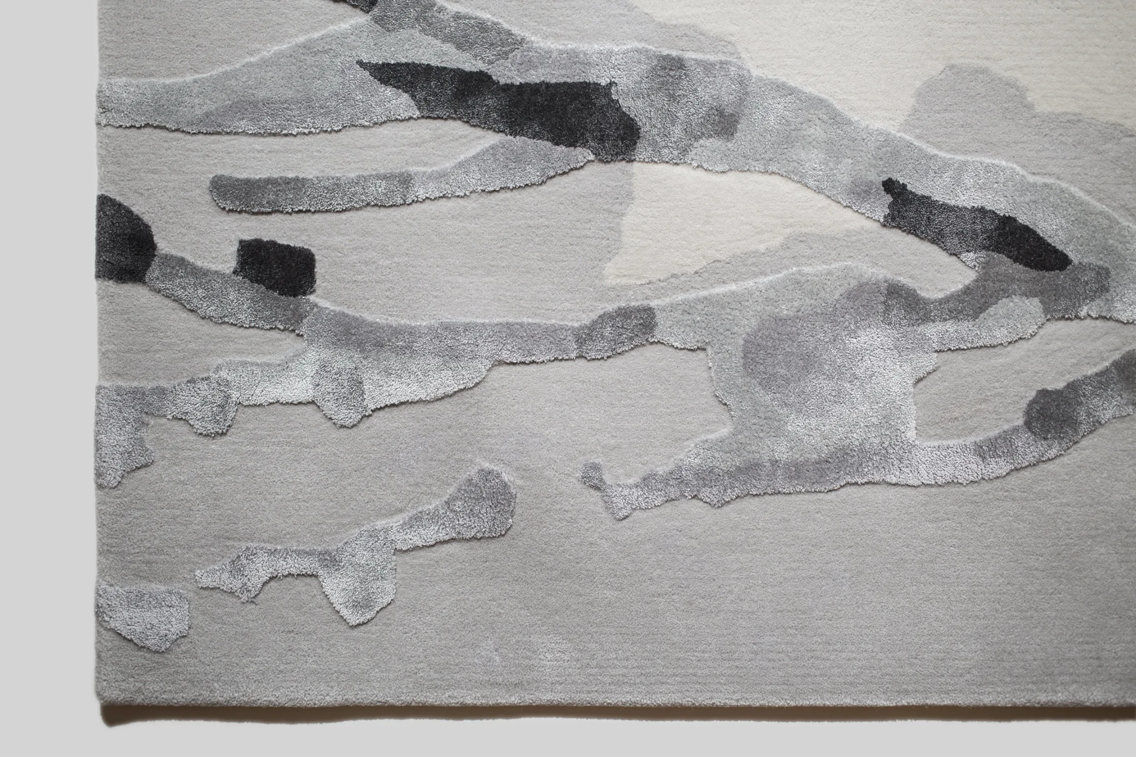 carpet, patterned, gray, textured, corner, rectangle