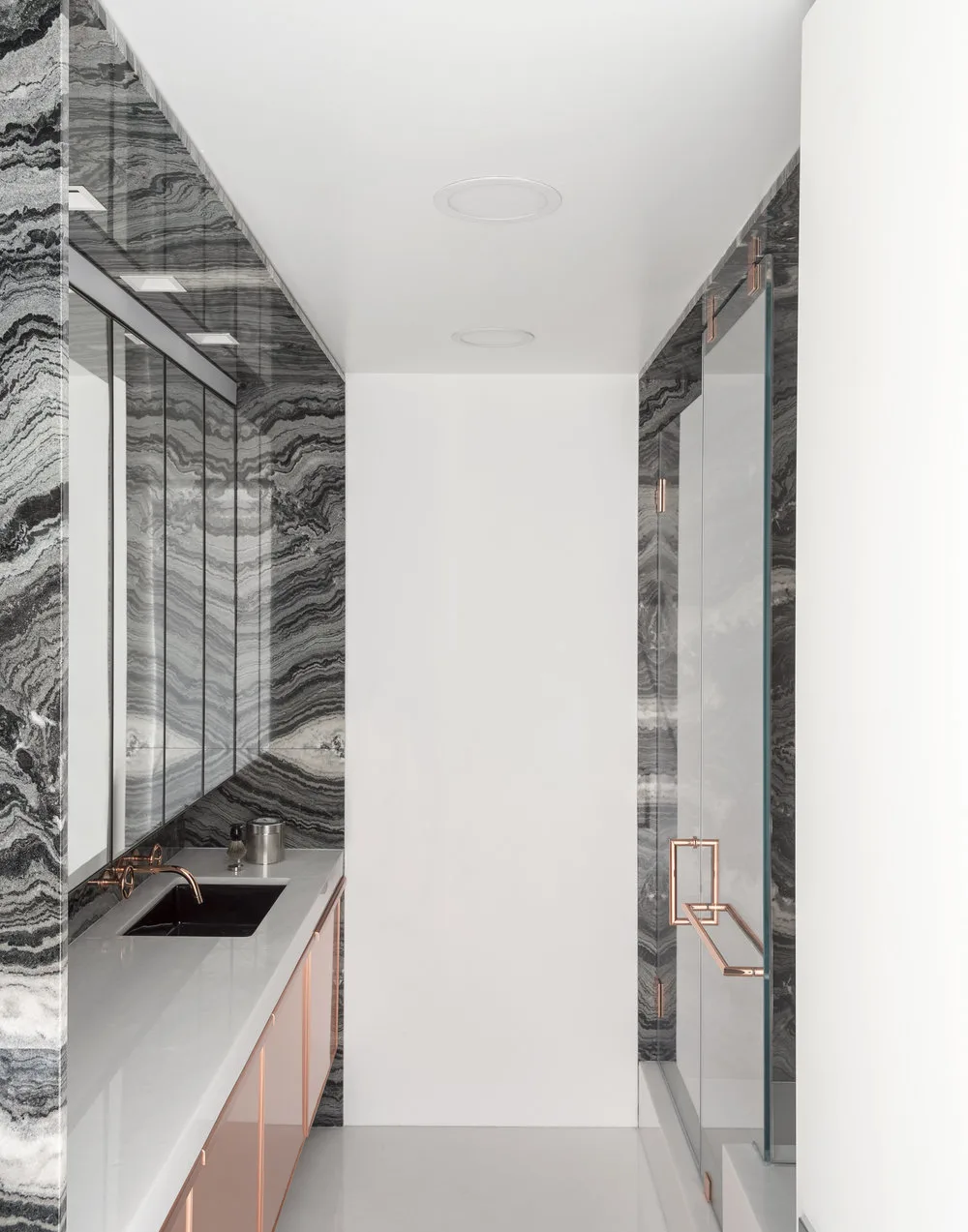HIS BATHROOM, marble, brass, counter