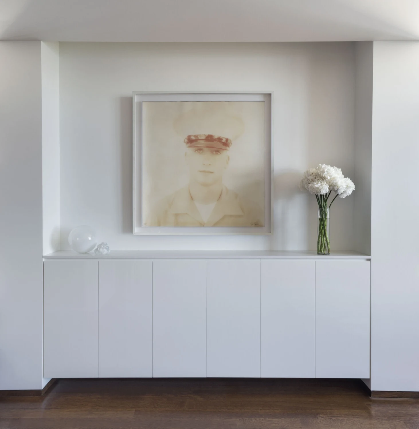 NICHE, phtographs, flowers, cabinets