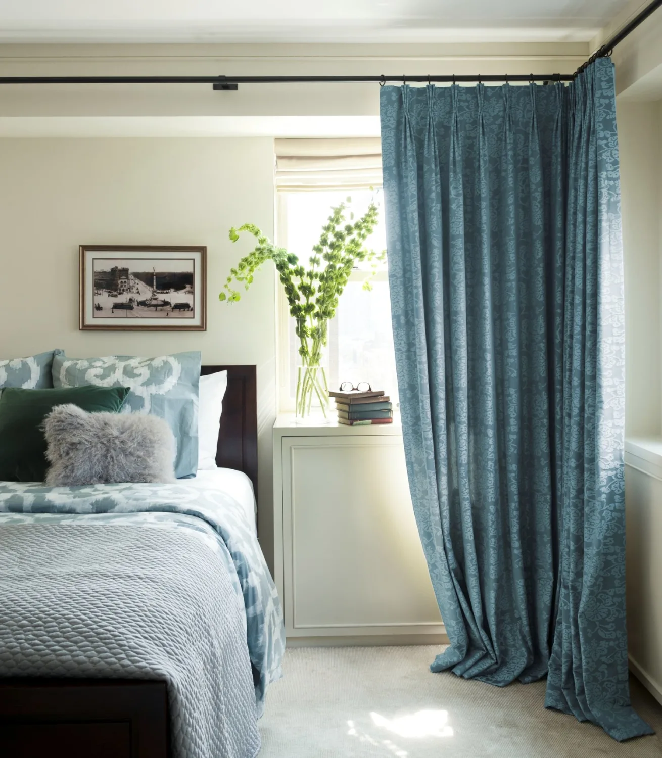BEDROOM, curtains, blue, bed