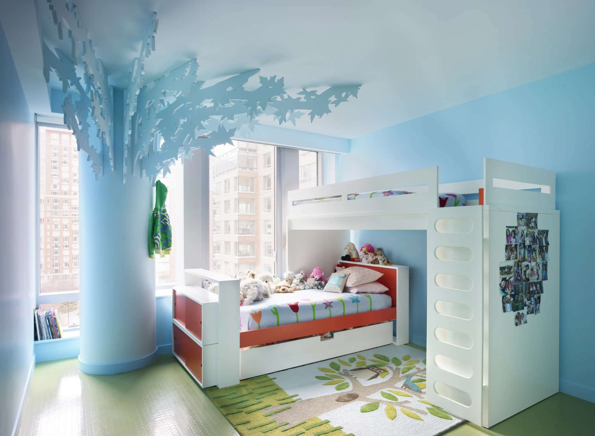 GIRL ROOM, column, bunk bed, carpet