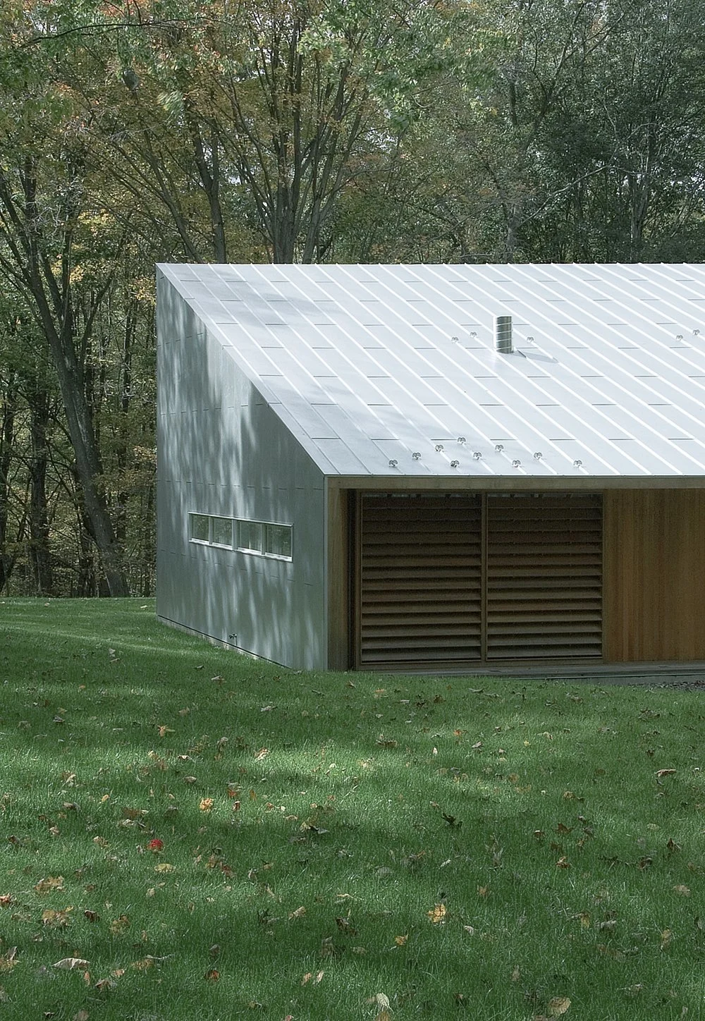 CORNER, roof, metal, wood, lawn