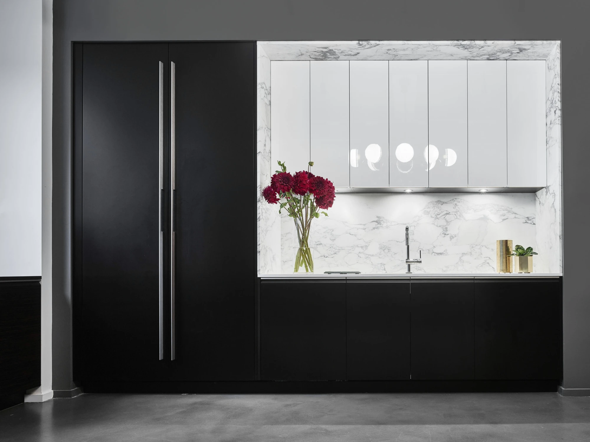KITCHENETTE, cabinets, backsplash, marble