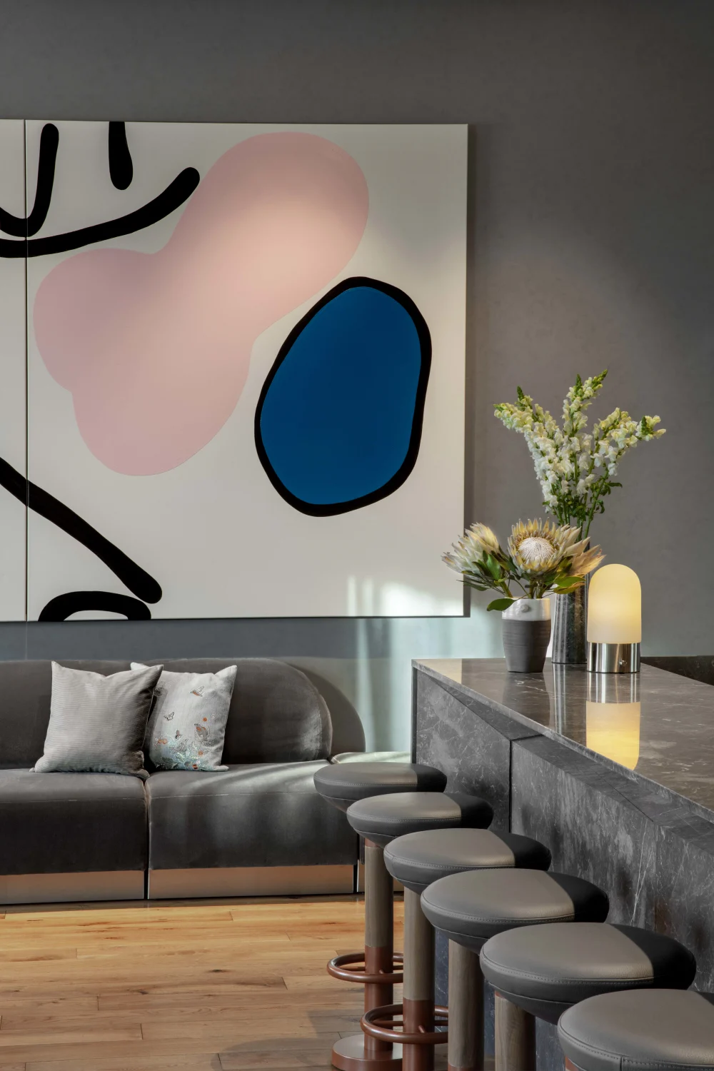 painting, bar, leather, sofa