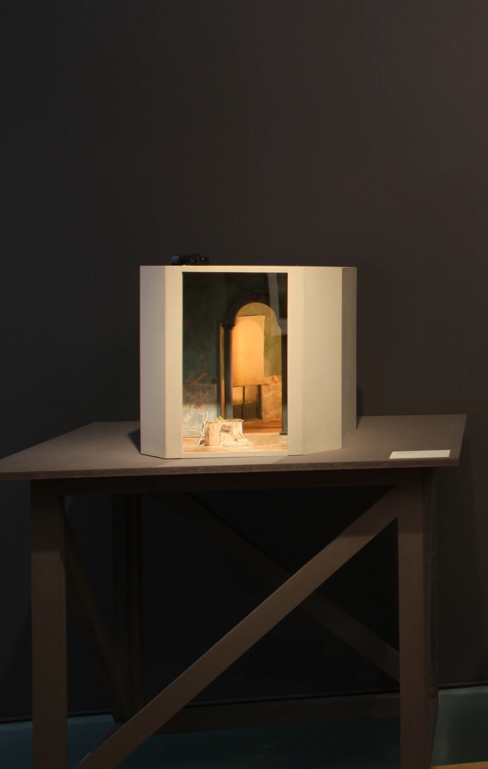 model, display, table