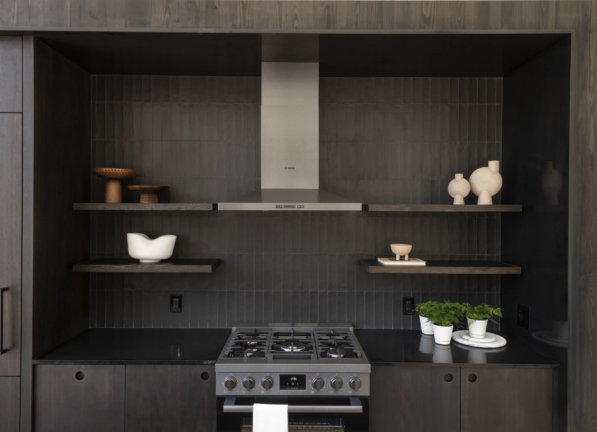 house, kitchen, dark wood, nevelhaus
