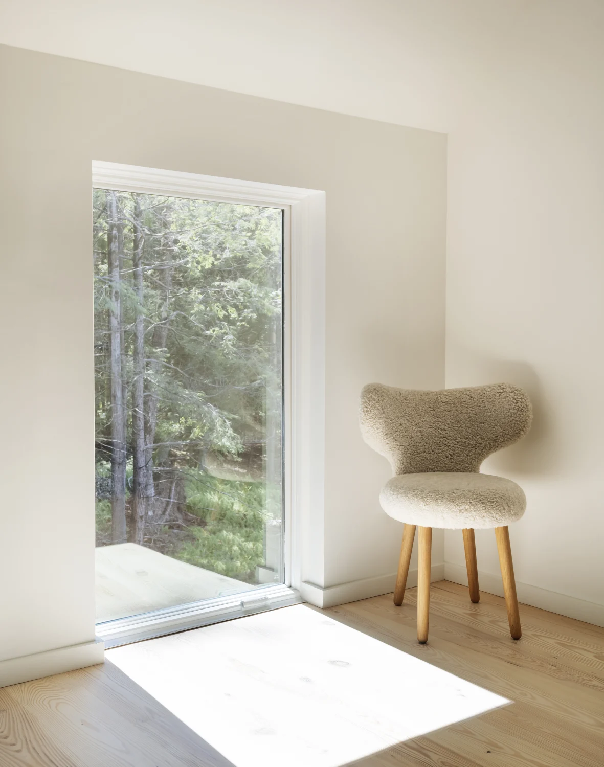 chair, light, window, wood