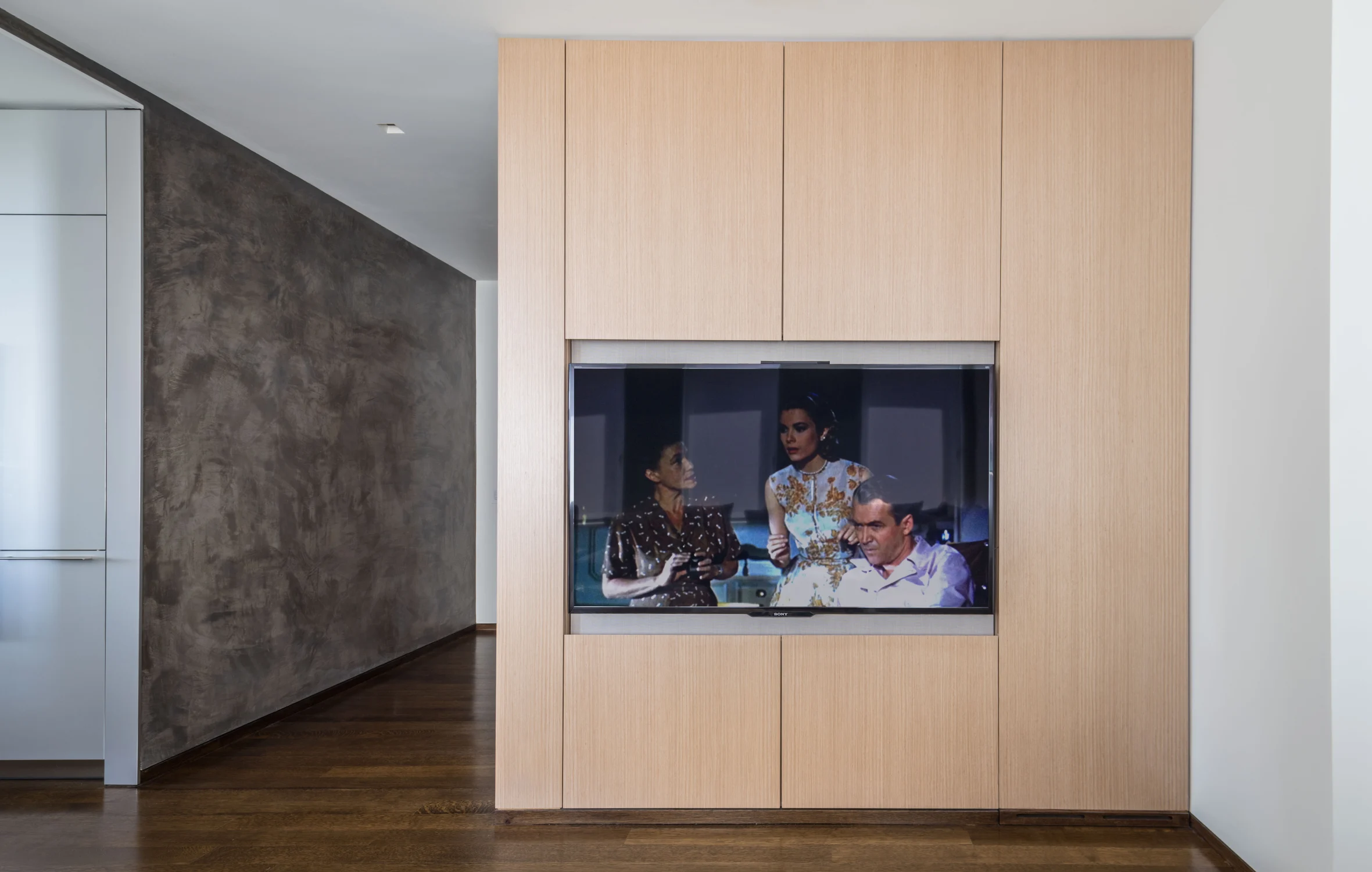 wood flooring, plaster, tadelakt, cabinetry, veneer, oak