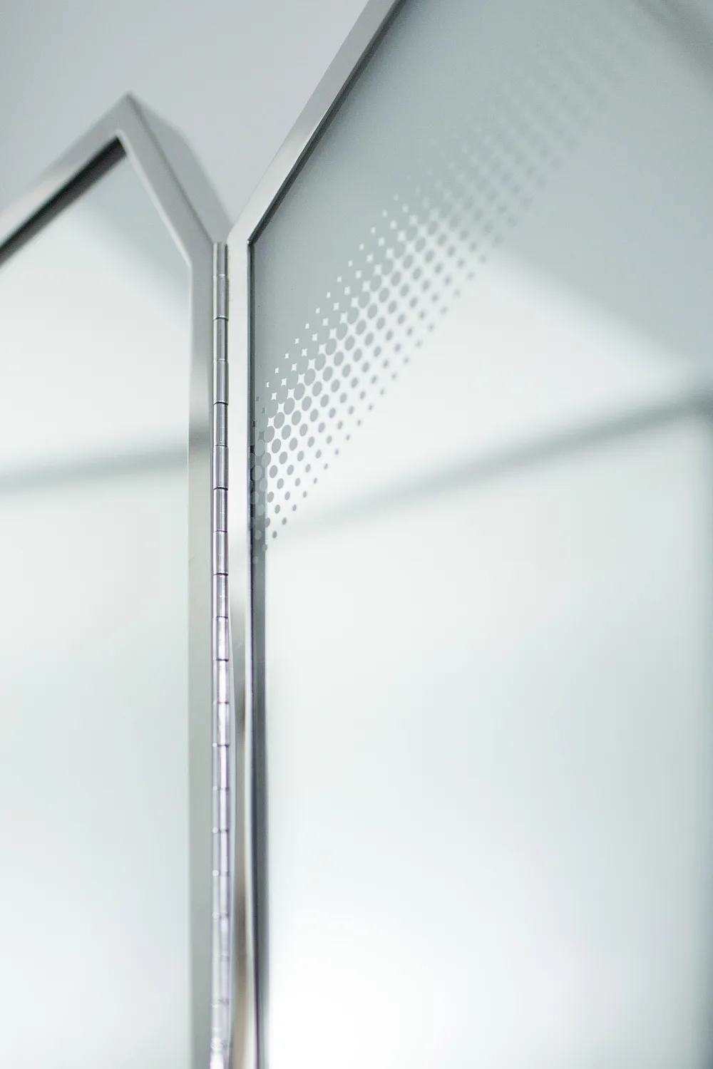 FRAME, DETAIL, MIRROR, FACETED, BACK LIT, METAL, FRAME, FOLDING