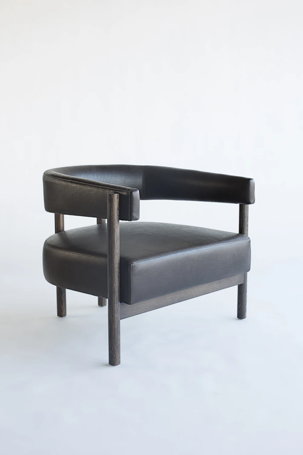 DARK, DOWEL, LOUNGE CHAIR, OAK, LEATHER