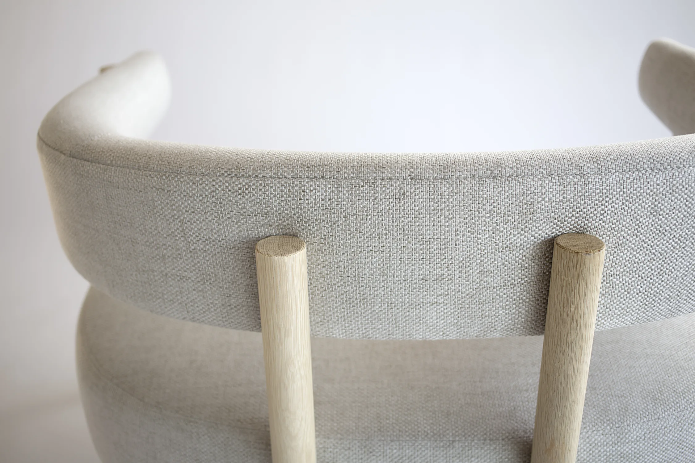 BACK, DETAIL, WHITE, DOWEL, LOUNGE CHAIR, OAK