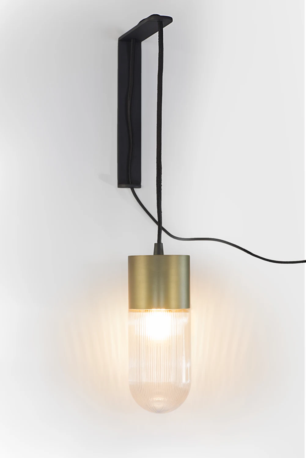 WALL PENDANT, BRASS, RIBBED, METAL