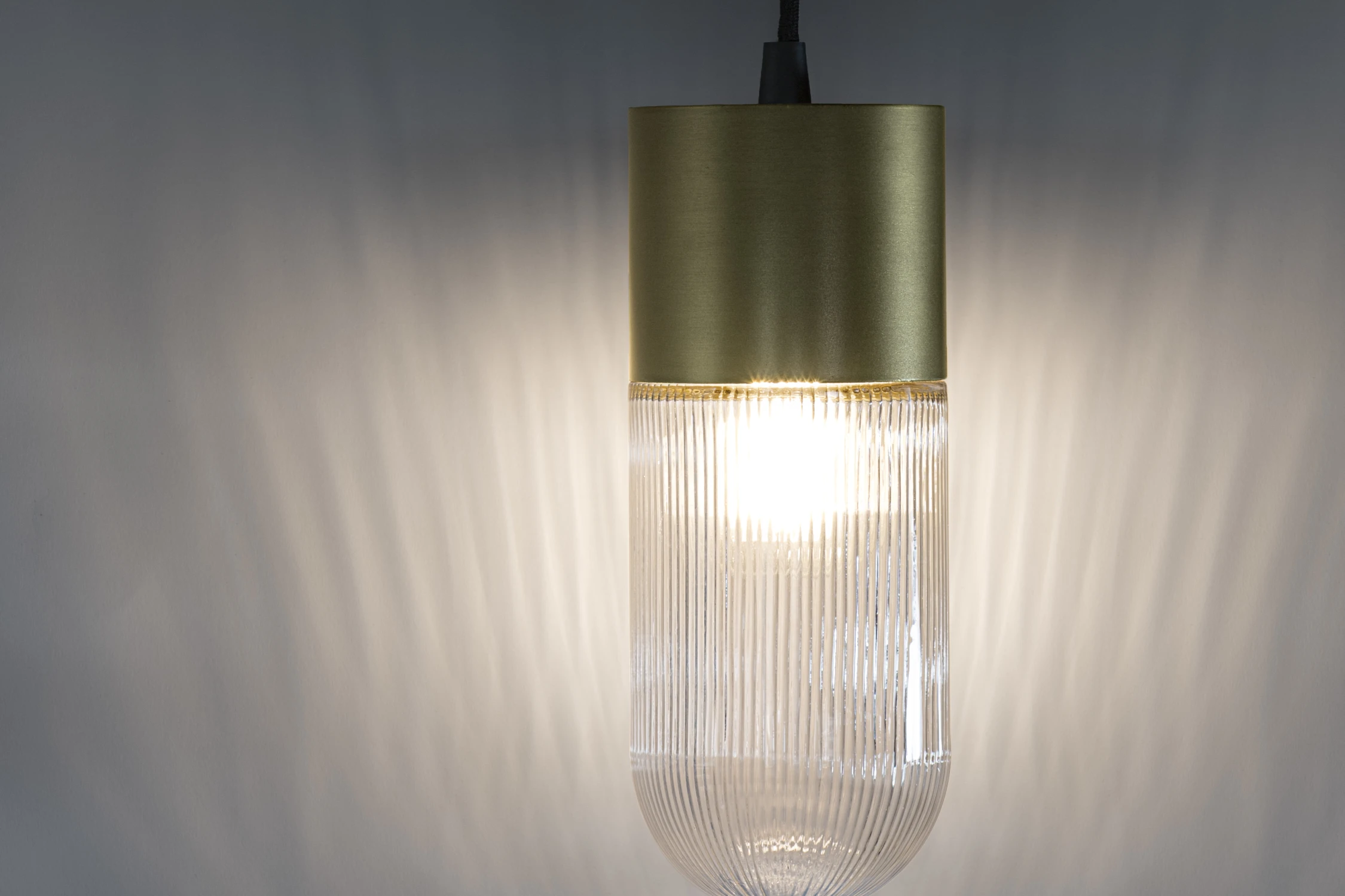 LAMP, BRASS, GLOW, RIBBED, PENDANT