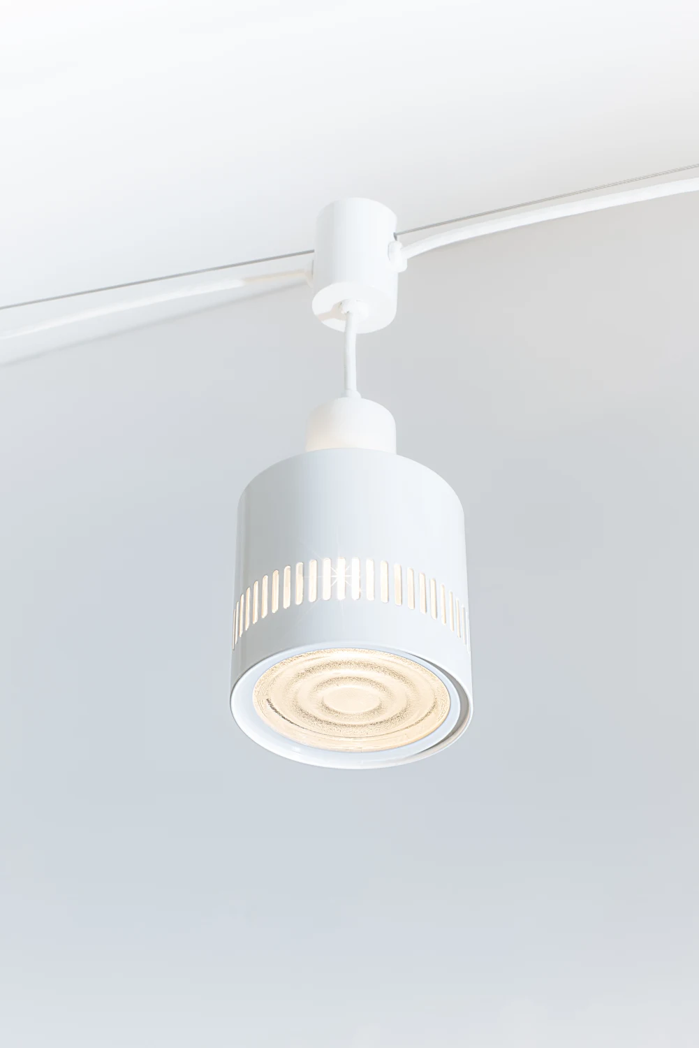 STRING LIGHT, BOTTOM, PERFORATED, BLACK