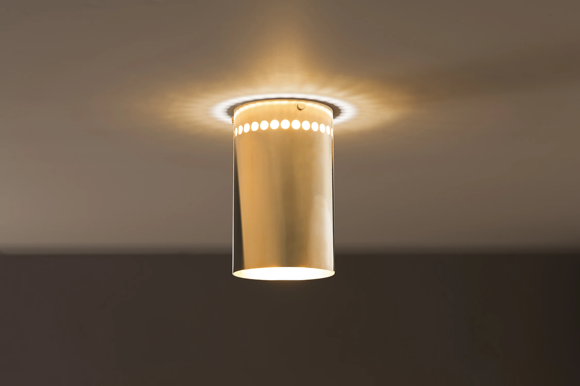 BRASS, GLOW, SIDE
