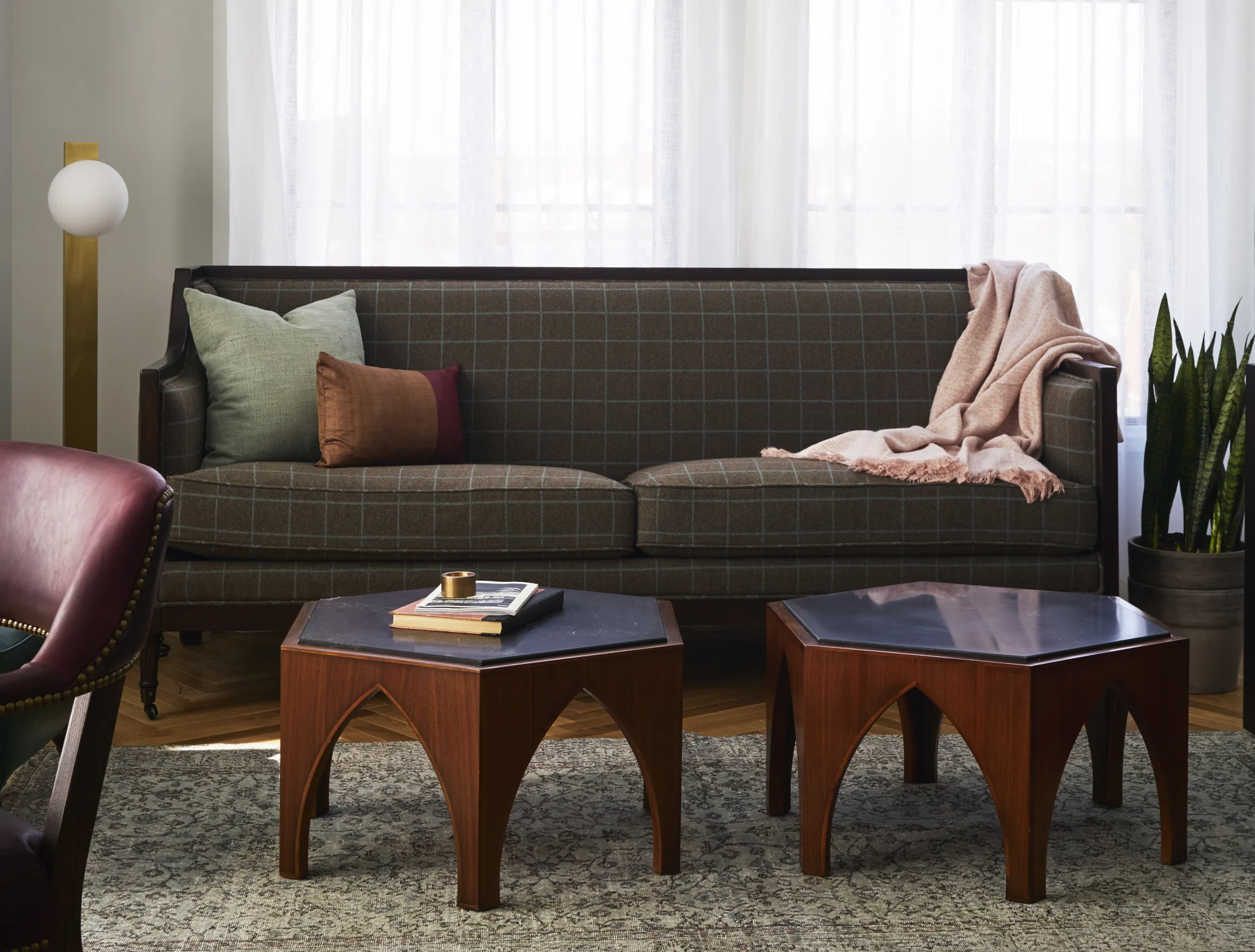 GUESTROOM, WOOD, MARBLE, HEXAGON