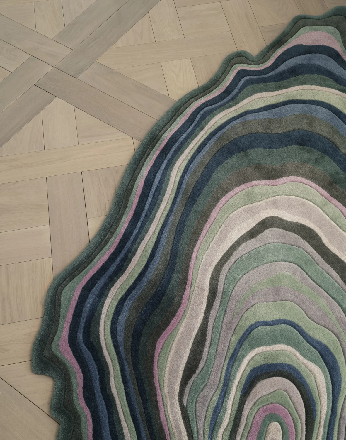 paint pour rug, wood parquet floor