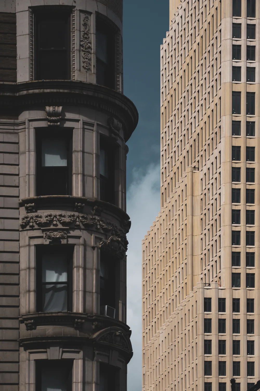 Juxtaposition, linearity, sky
