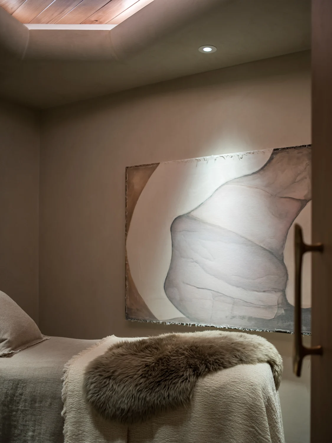 Spa room, art, gray, lighting, pillow, sheets