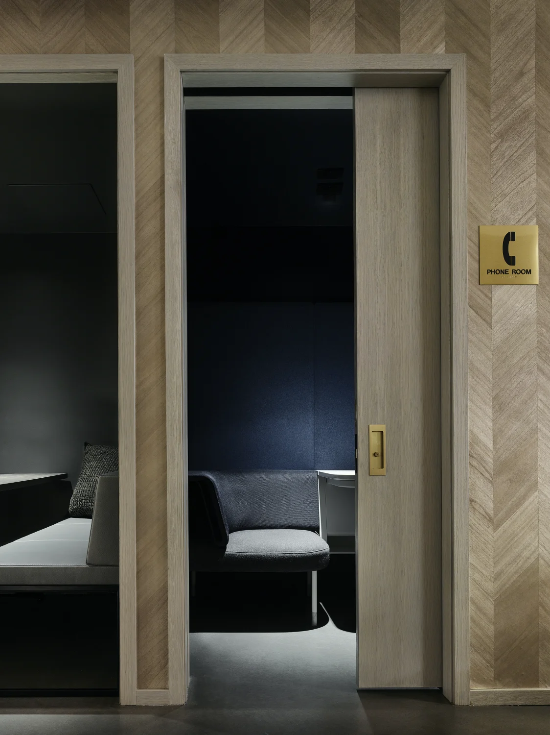 14 corcoran chelsea   phone room