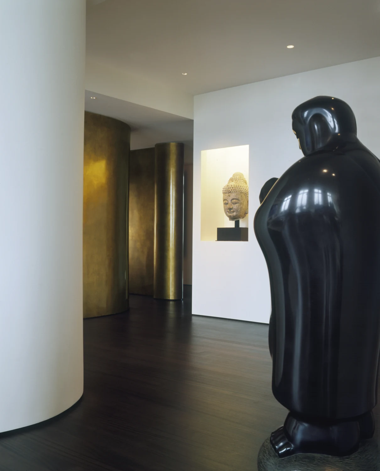 laight apartment foyer 1 ENTRY, sculpture, art, gold