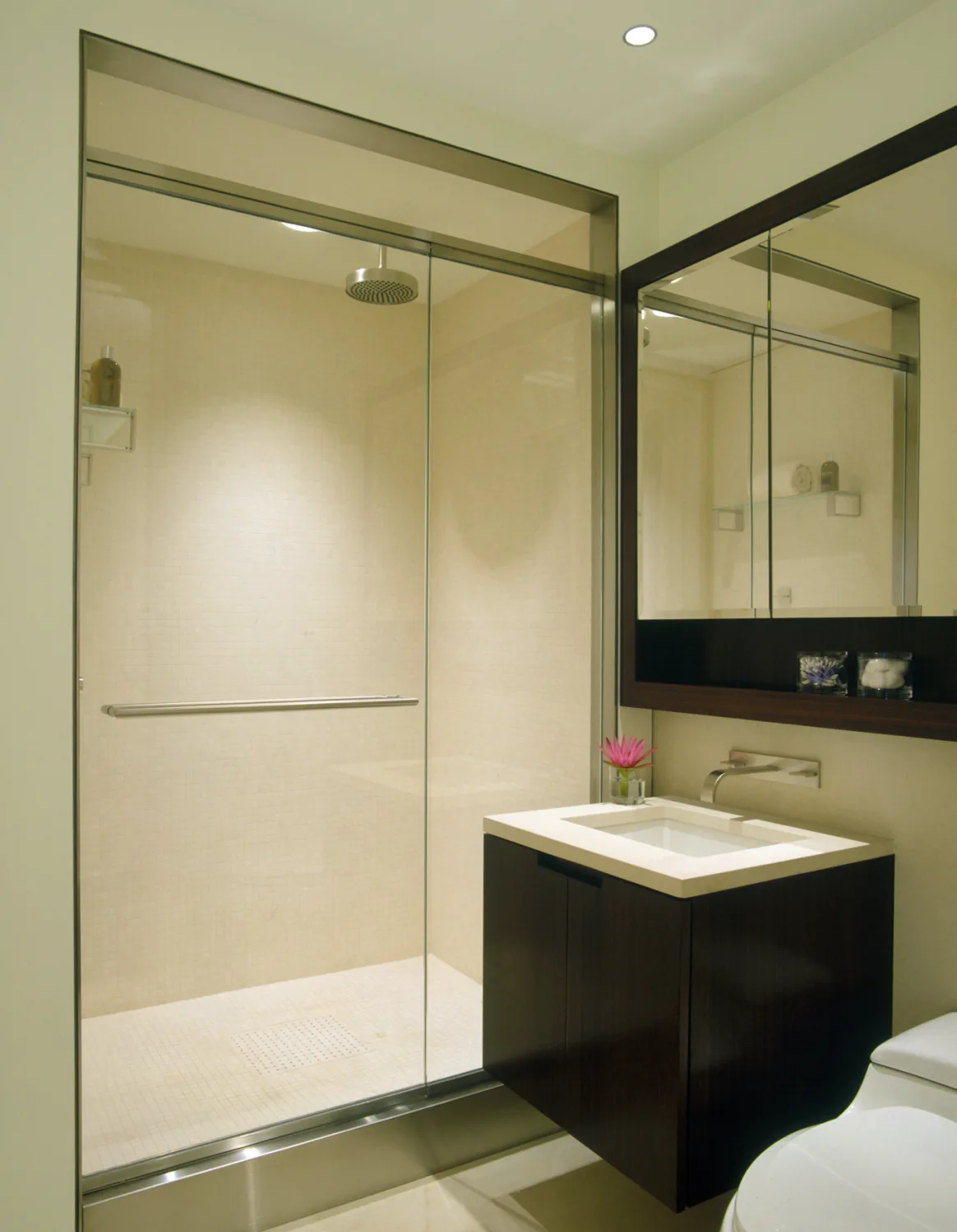 laight apartment bath