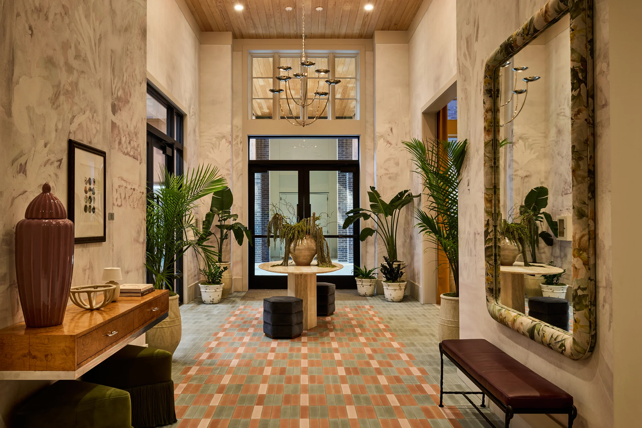 amb annsavannah savdr lobby2