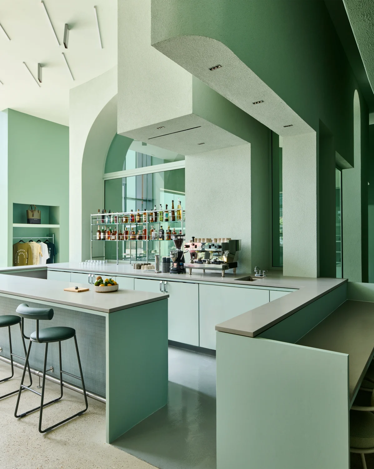 bar 02