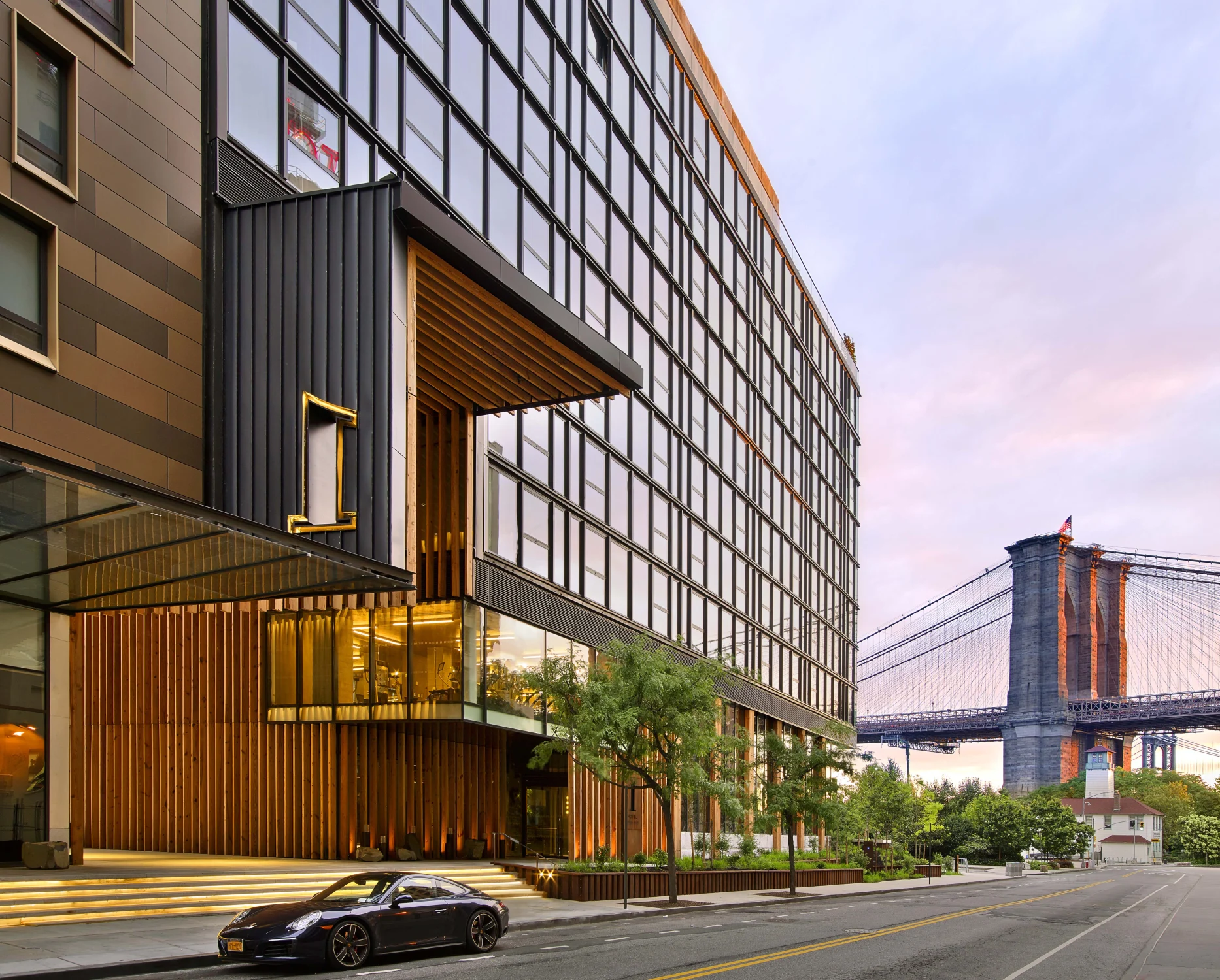 hotel, brooklyn bridge, street view, Brooklyn, wood, window system,steel,metal,green