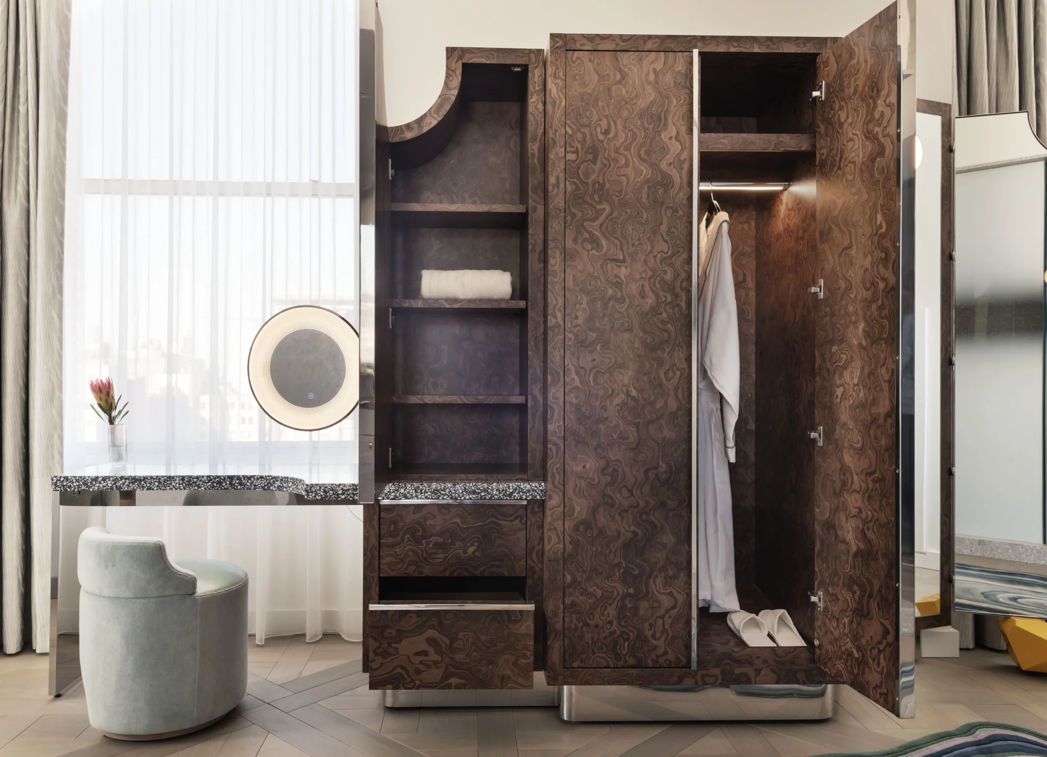 inc w hotel 0191