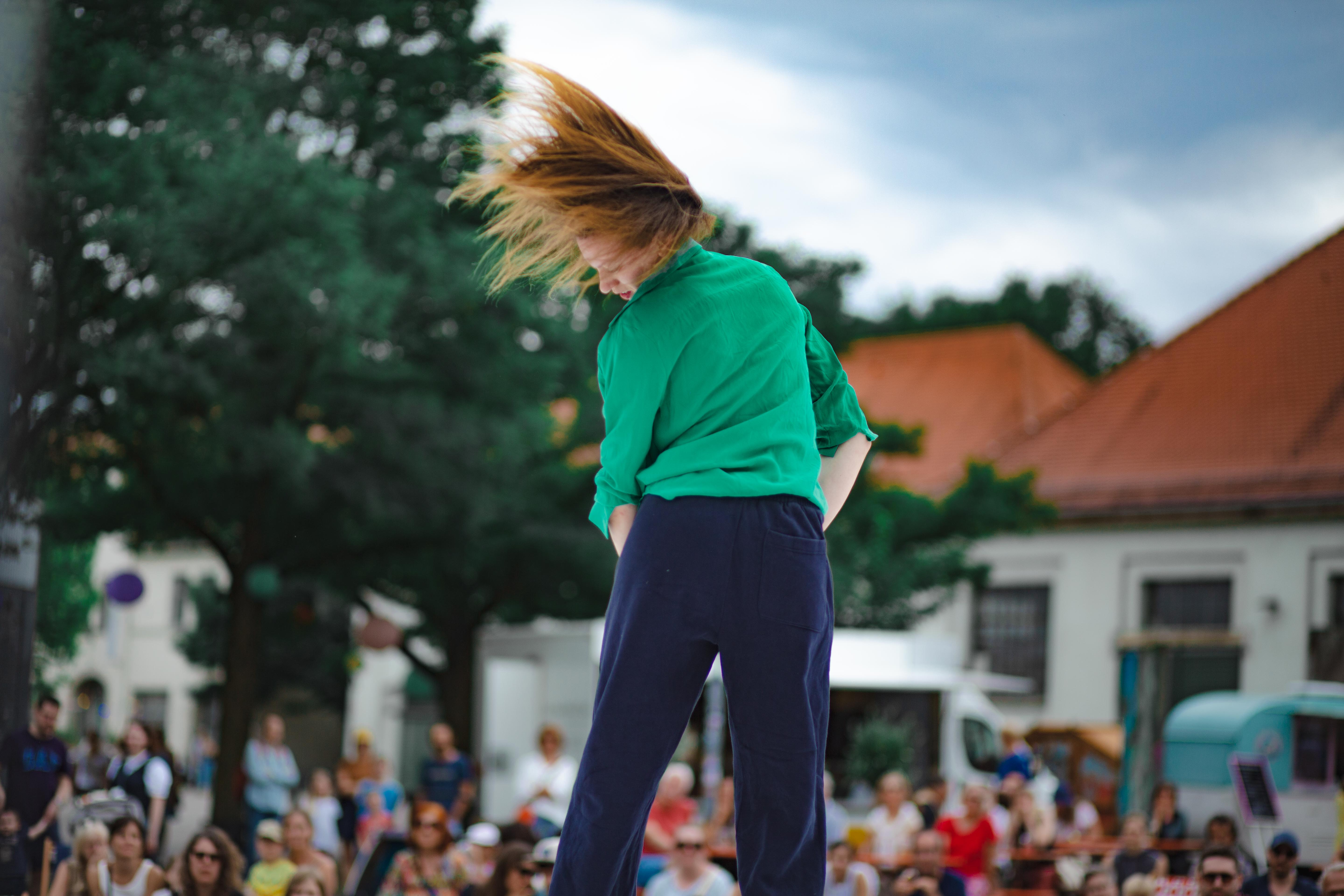 Performance image for NUMBER 52 by Katharina Ludwig