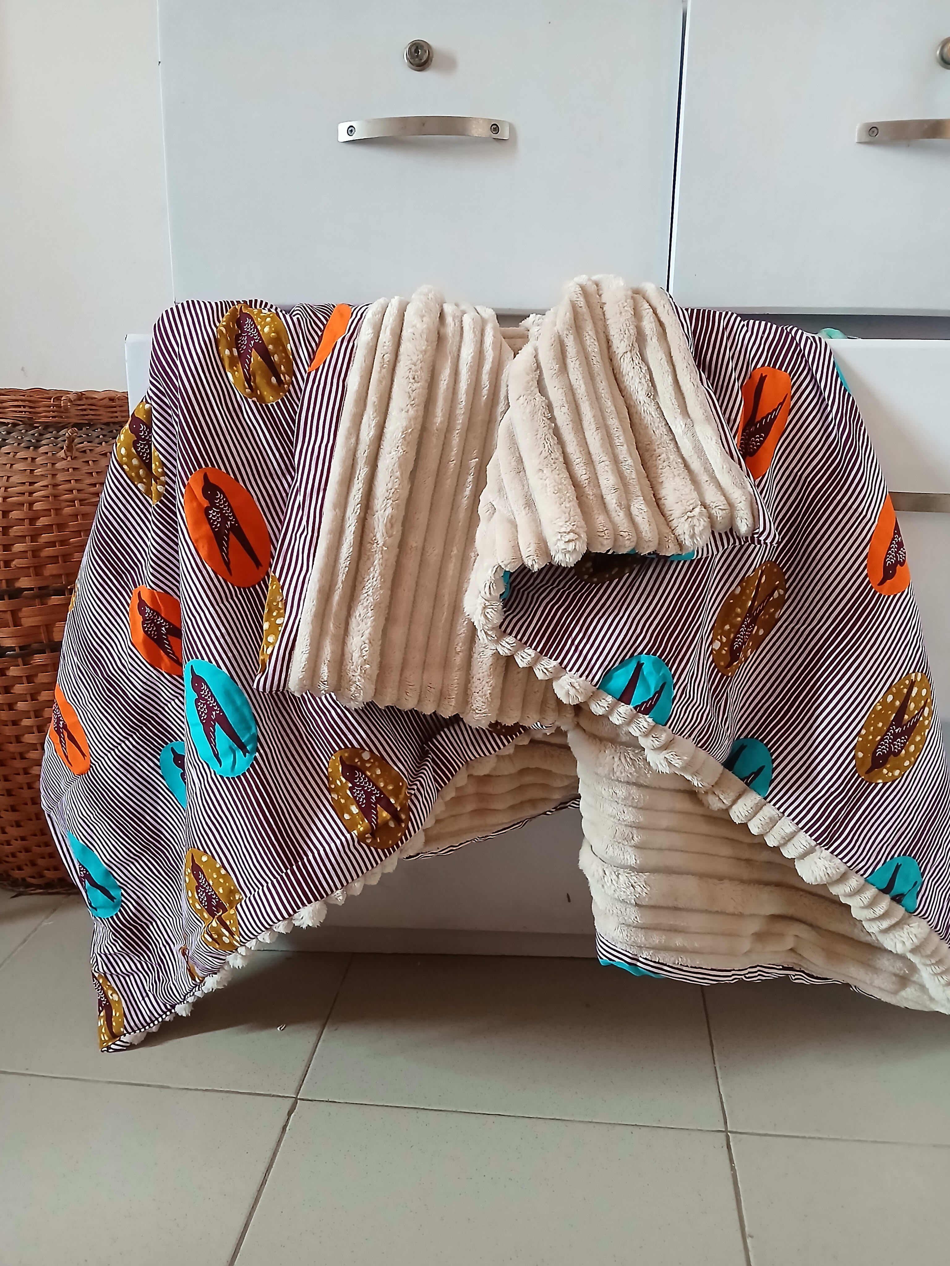 Sika wo Ntaban Throws