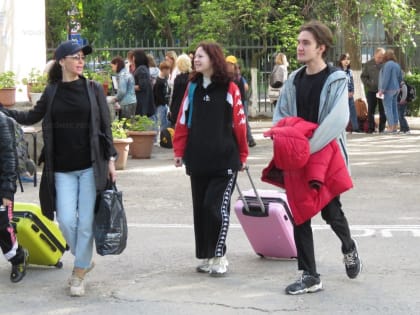 130 юных волгодонцев отправились отдыхать в санаторий на побережье Азовского моря