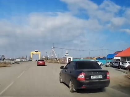 «Дерзкий К919 на черной «Ладе» идет на обгон»: волгодонец снял на видео опасный маневр гонщика