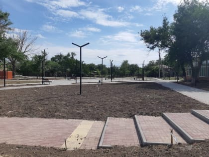 В хуторе Гапкин Константиновского района продолжается благоустройство сквера