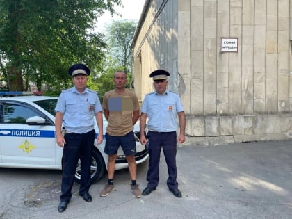 На трассе Ростов – Волгодонск гаишники помогли беременной женщине вовремя добраться в роддом