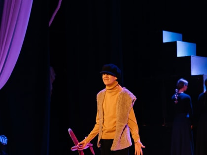 Трогательный спектакль о маме, которая ждет сына с войны, поставили юные волгодонцы в театральной школе