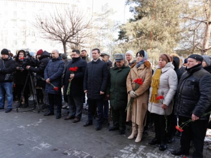 Мемориальный знак в память о погибших в Великую Отечественную войну мирных ростовчанах открыли у Дома книги