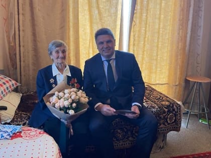 В Ленинском районе Ростова поздравили ветеранов ВОВ