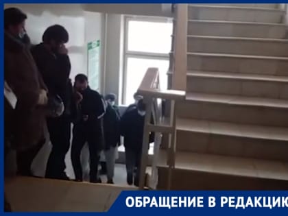 «С температурой под 40 отправляют на фильтр, где очередь из 100 человек»: волгодонцы