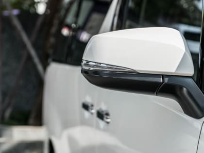 Поссорились на дороге: таганрожец повредил автомобиль автоледи