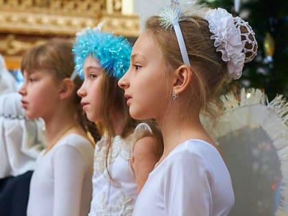 Дети из станицы Нижнекундрюченской получили подарки от Фонда имени Н.М. Бурдюгова