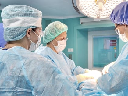 Хирурги НМИЦ онкологии Минздрава России спасли пожилую пациентку с огромной опухолью шеи