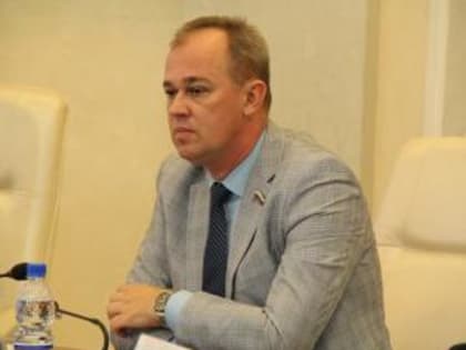 Депутат Волгодонской городской Думы Алексей Плотников предложил сократить должность Игоря Батлукова