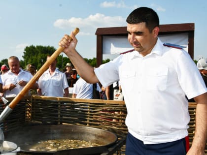 В станице Старочеркасской прошел фестиваль донской ухи