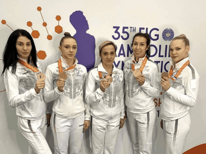 Анна Корнетская - чемпионка мира в командном многоборье по прыжкам на батуте